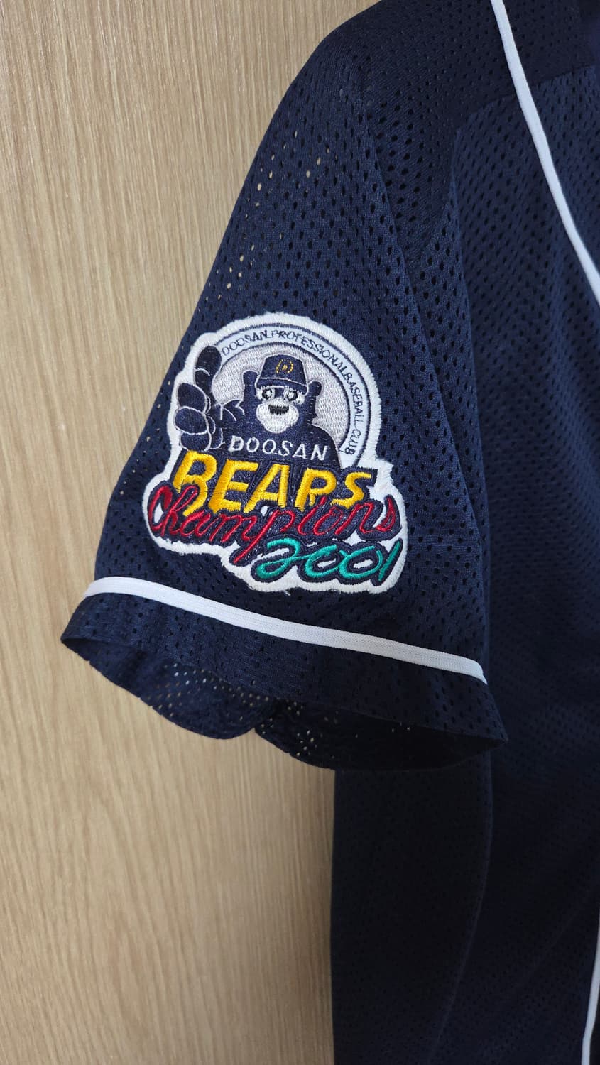 (착샷) 두산베어스 2001 우승패치 유니폼 레트로 져지 상품이미지3