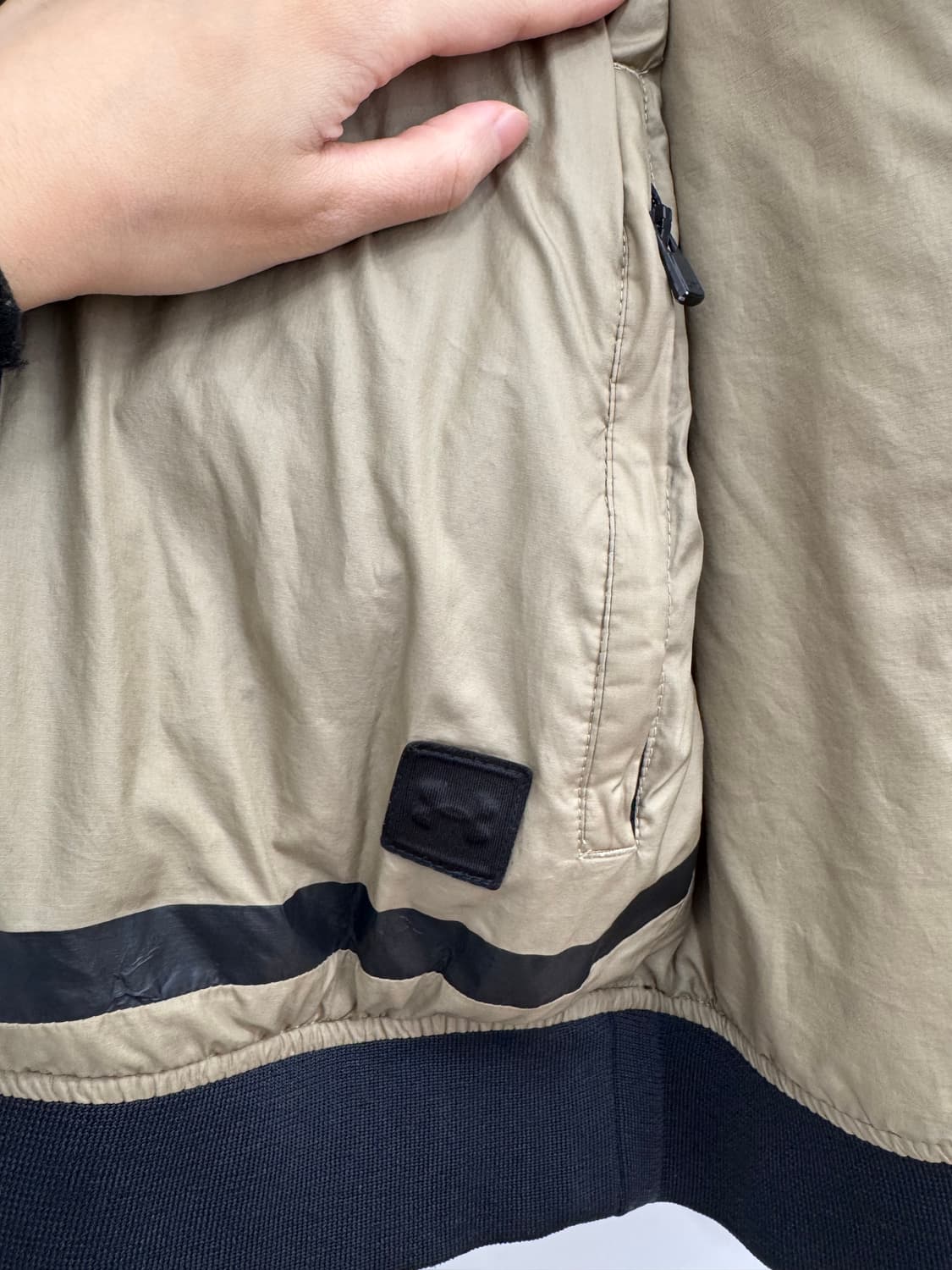 언더아머 투웨이 지퍼 경량패딩 상품이미지6