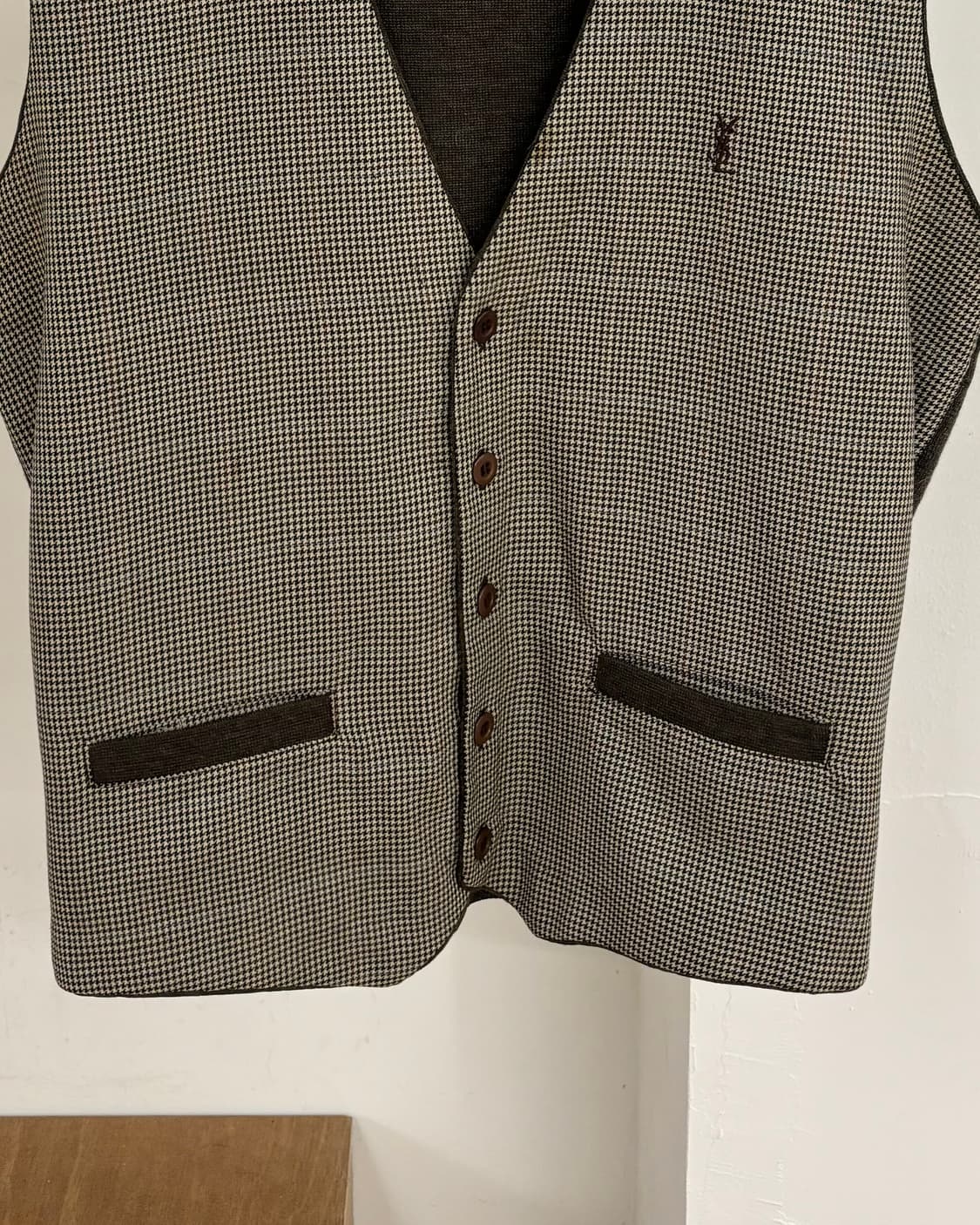 입생로랑 브라운 울 하운드투스 체크 베스트 상품이미지5