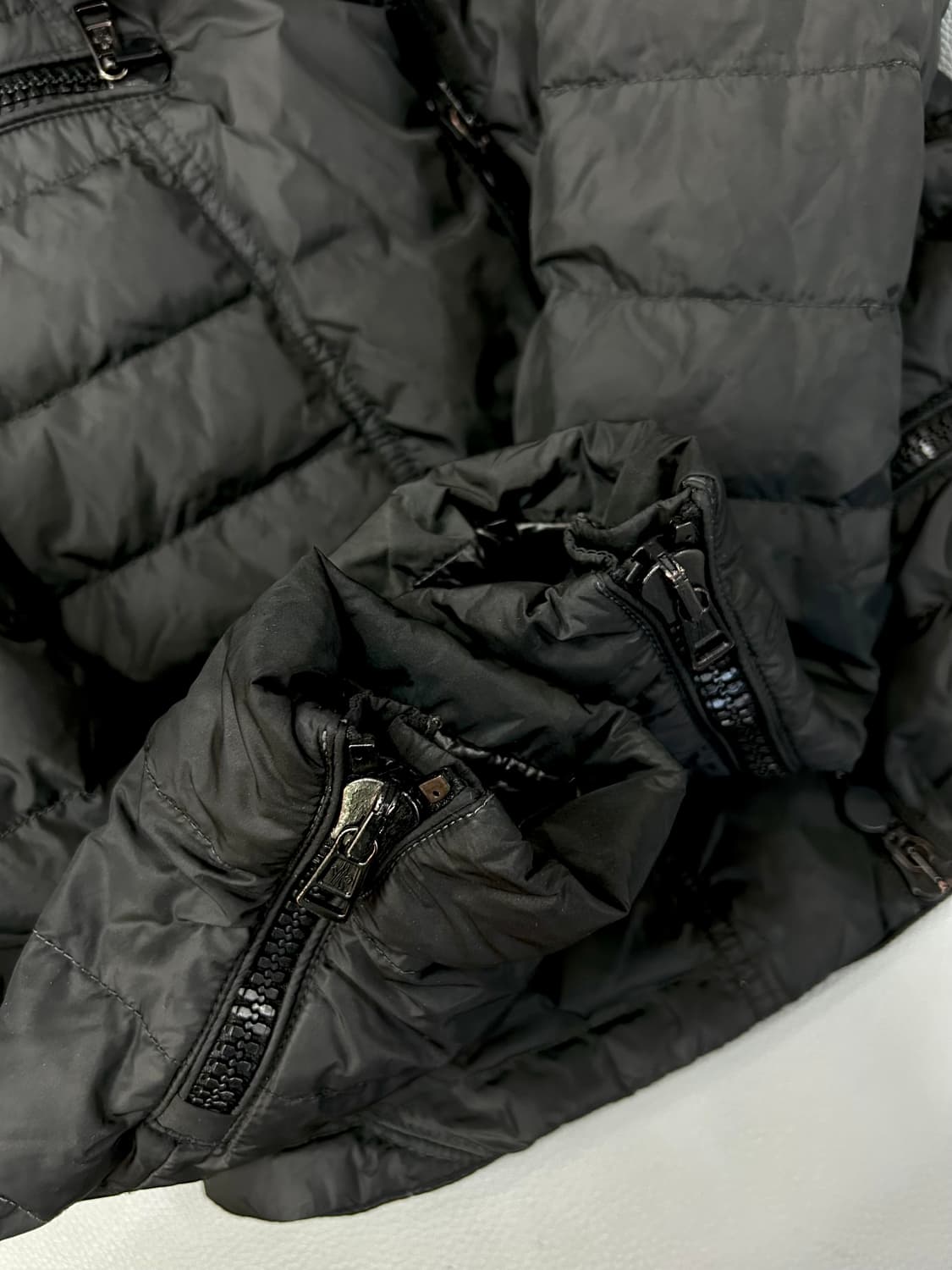 몽클레르 몽클레어 프레네 블랙 양털 카라 다운패딩(2(44~55) 상품이미지7