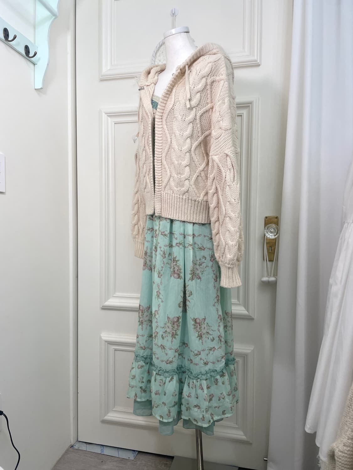 ivory twist hook closed hoodie cardigan 상품이미지3