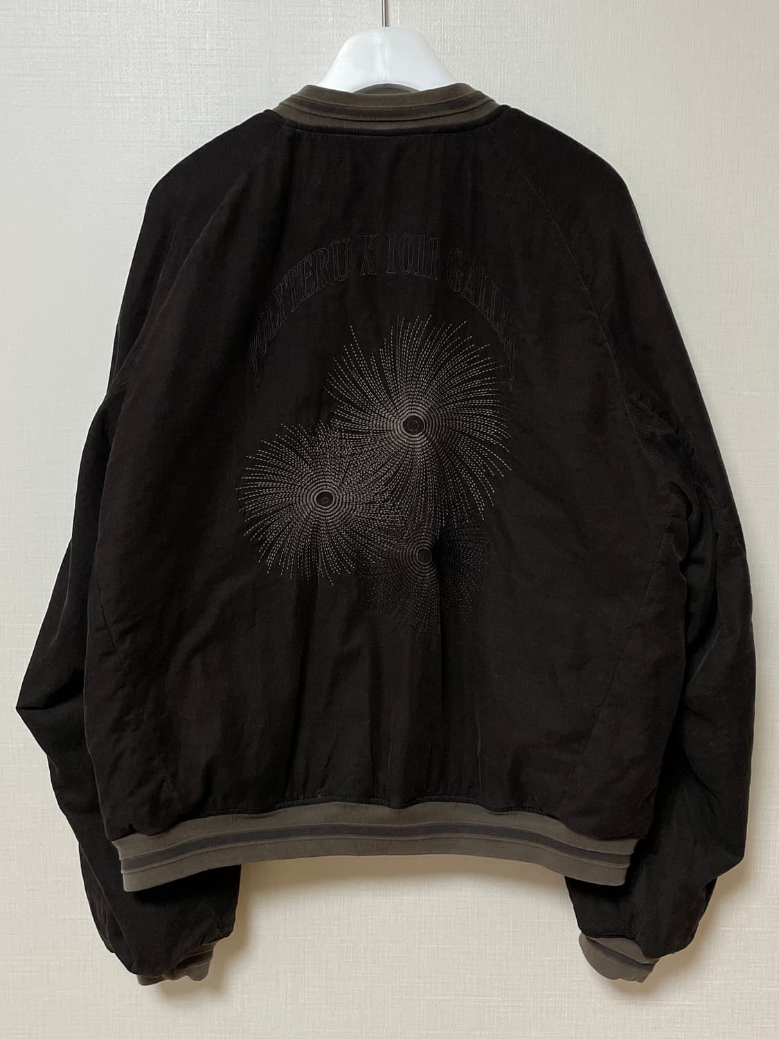 [4] 폴리테루 1011 리버시블 플로럴 수베니어 봄버 라이트 세이지 상품이미지4