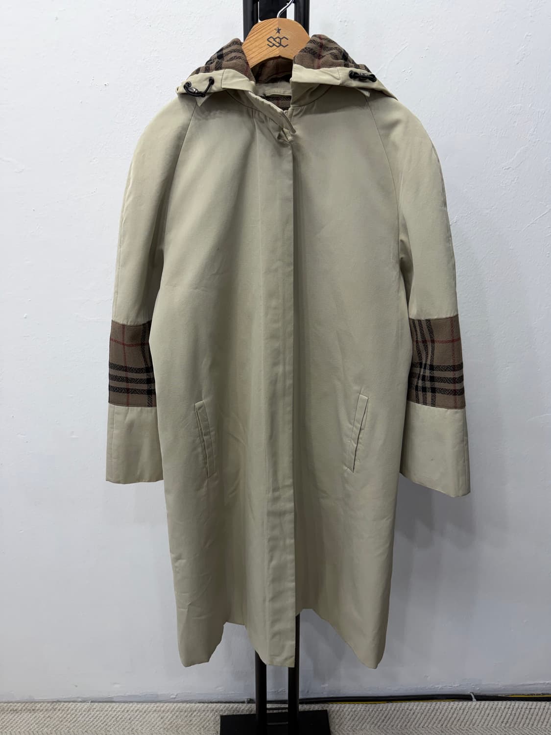 정품) 버버리 여성 체크 배색 후드 코트 66-77 상품이미지1