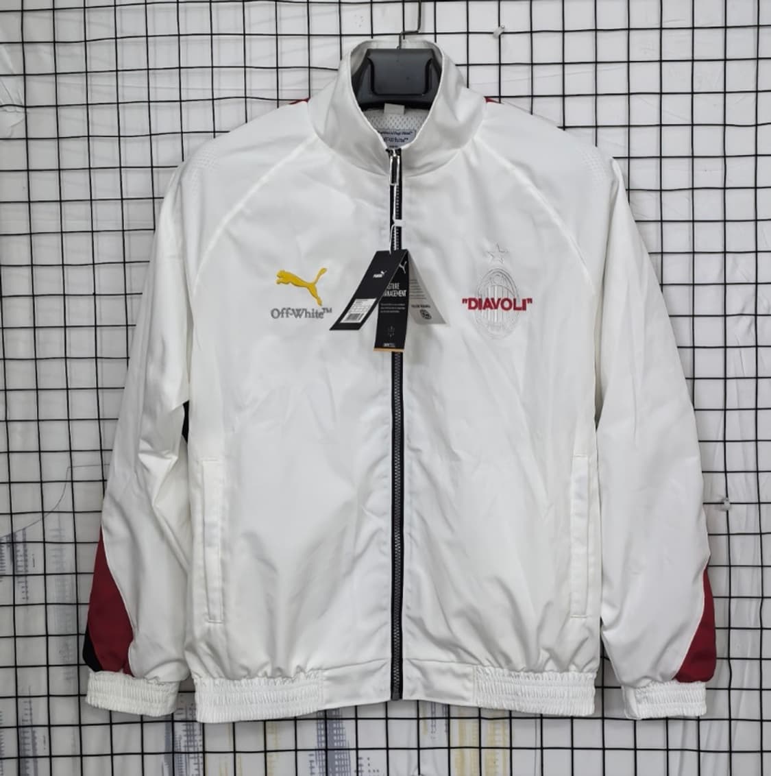 퓨마 x 오프화이트 AC밀란 바람막이 화이트(희귀 매물) 상품이미지1