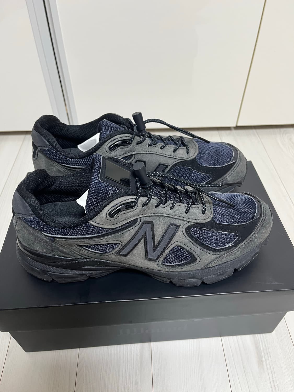 뉴발란스 자운드 990 V4 네이비 상품이미지3