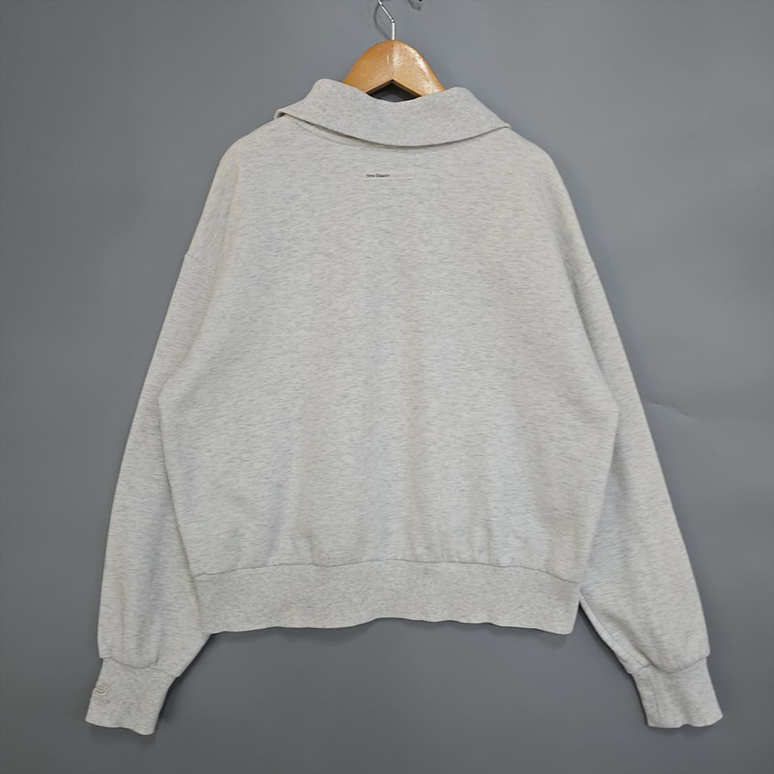 뉴발란스(new balance) 하프집업 맨투맨 그레이 90 상품이미지4