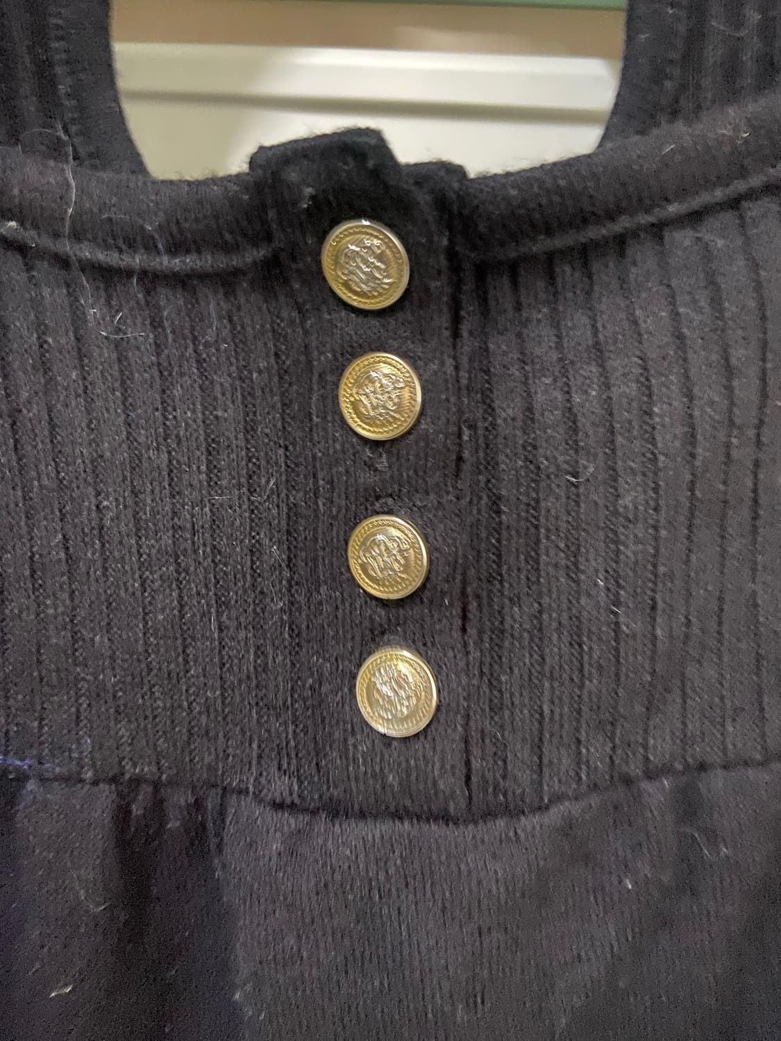 블랙 뒷 트임 슬림핏 니트 상품이미지3