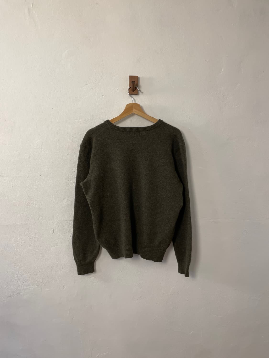 폴로 브이넥 니트  상품이미지8