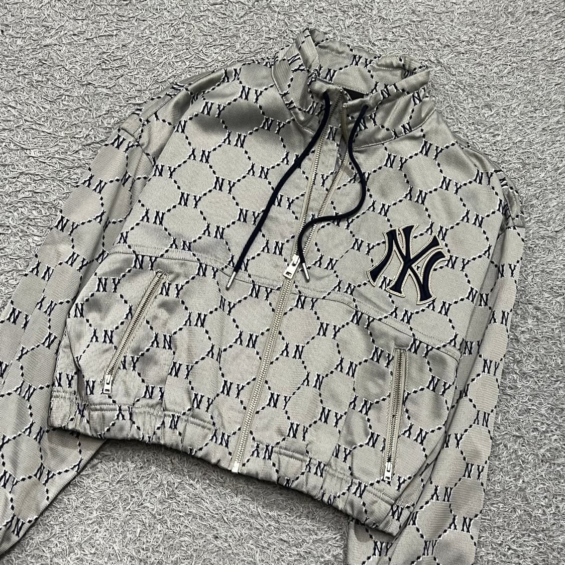 [우먼90] MLB 크롭 자켓 상품이미지1