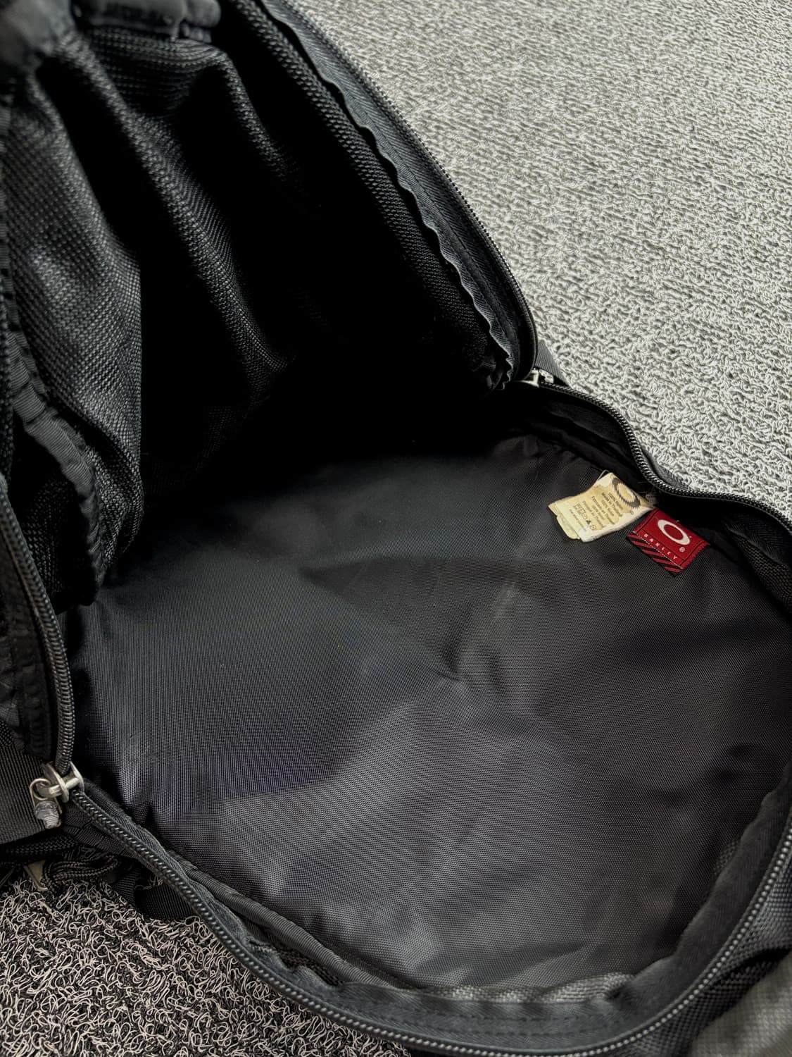 오클리 아이콘 3.0 테크니컬 백팩 블랙 1457 상품이미지6