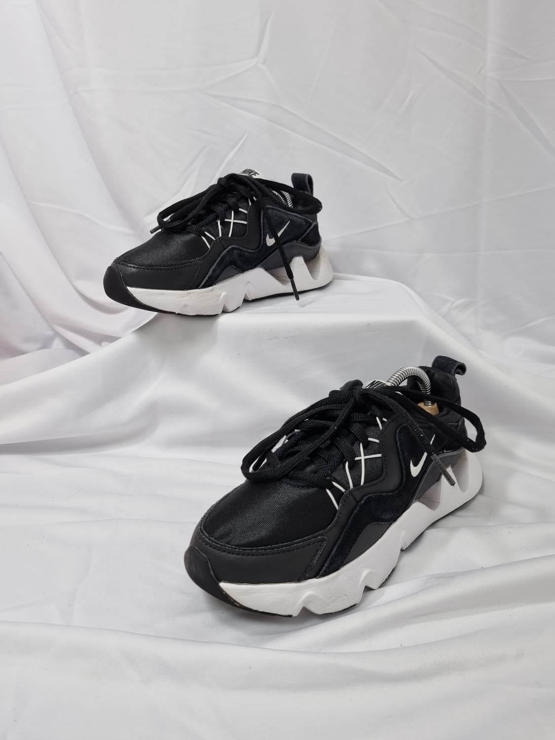 235 나이키 리즈 RYZ 라이즈 365 스니커즈 상품이미지2