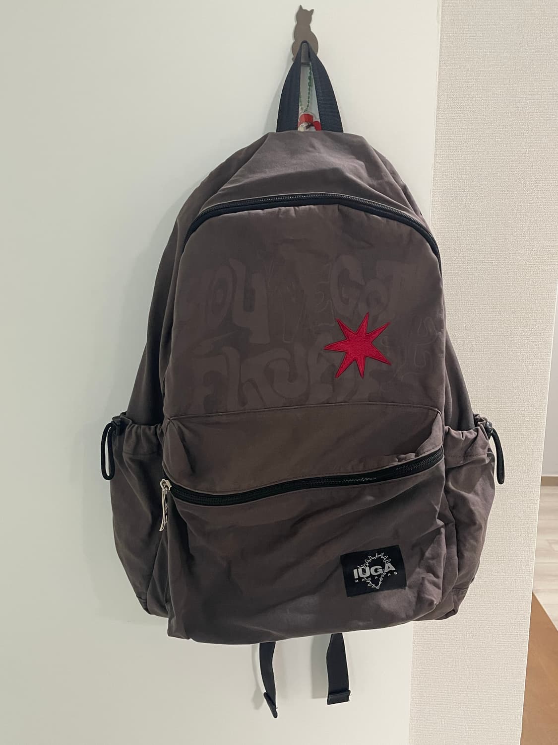 이우가마카라스 백팩 상품이미지1