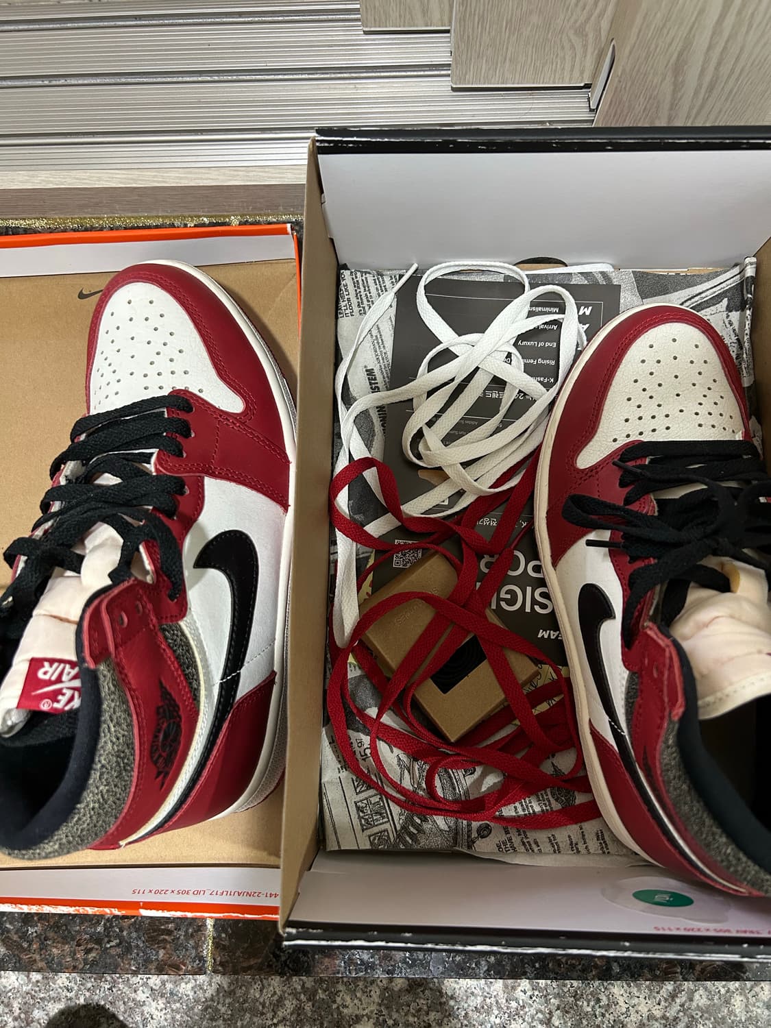 조던 1 레트로 하이 OG 시카고 2022 상품이미지2