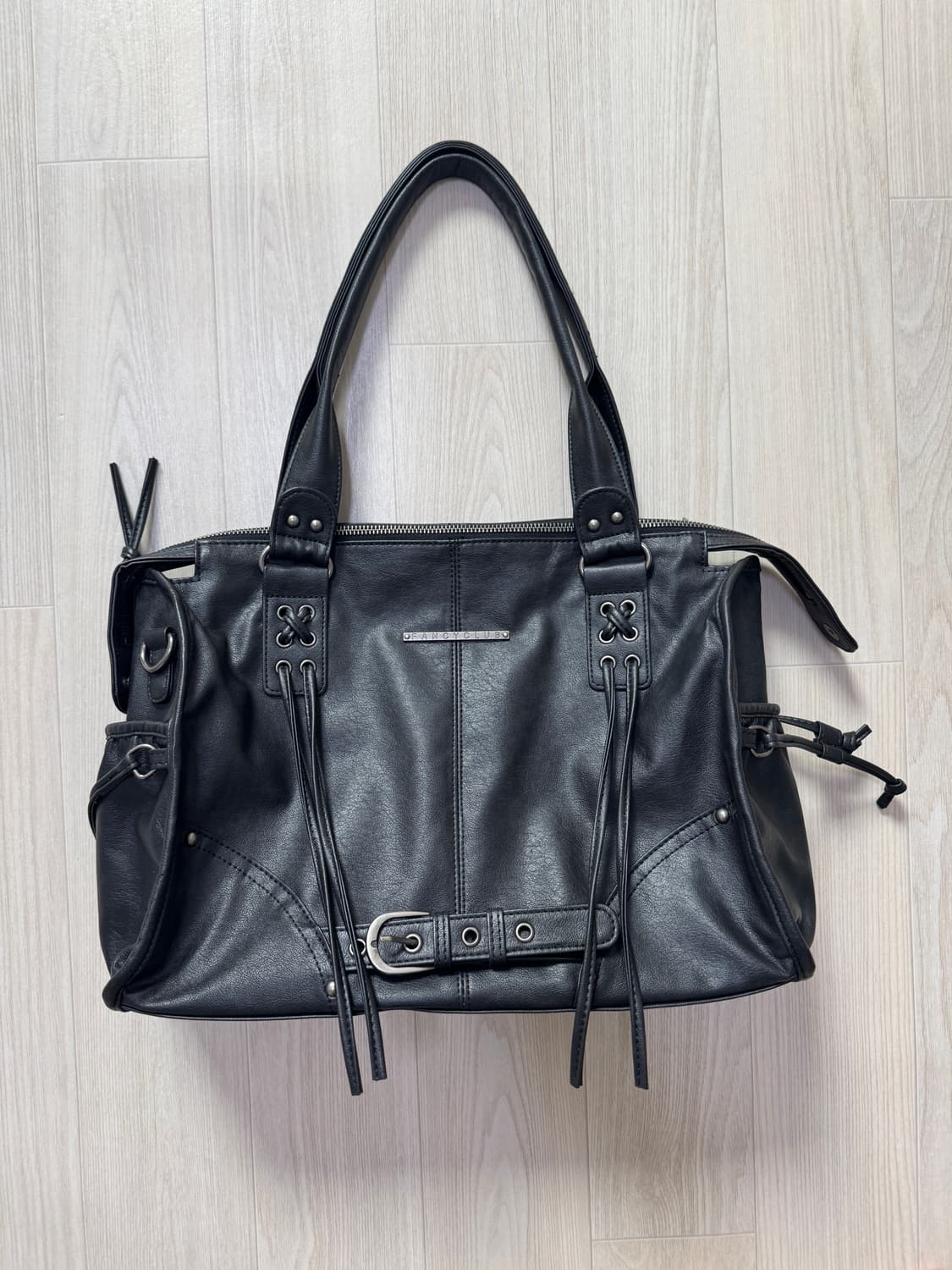 벨티드 워싱 레더백 (BLACK) F25QE990 상품이미지1