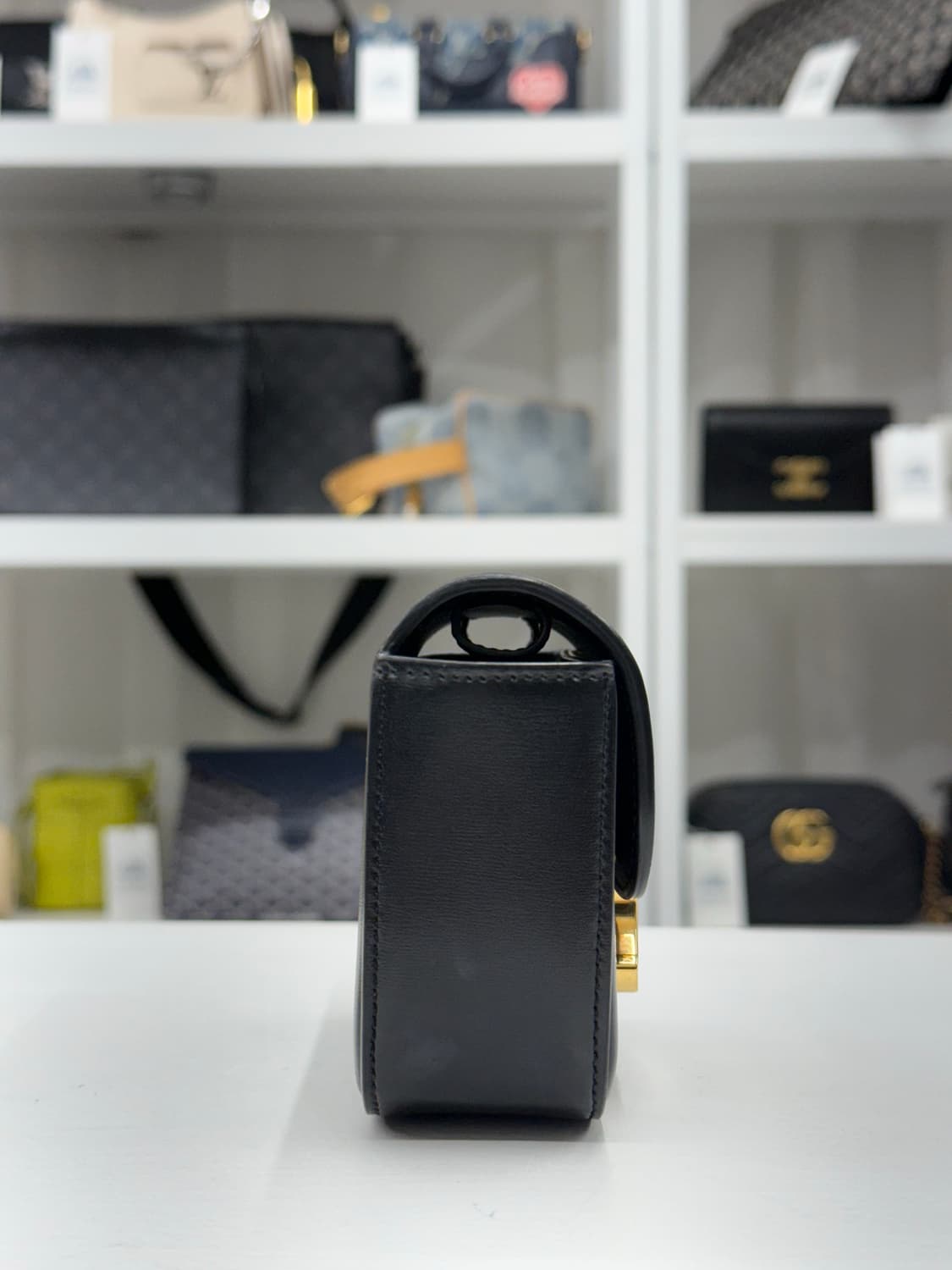 [OS] 셀린느 카프스킨 미니 클로드 크로스백 상품이미지4