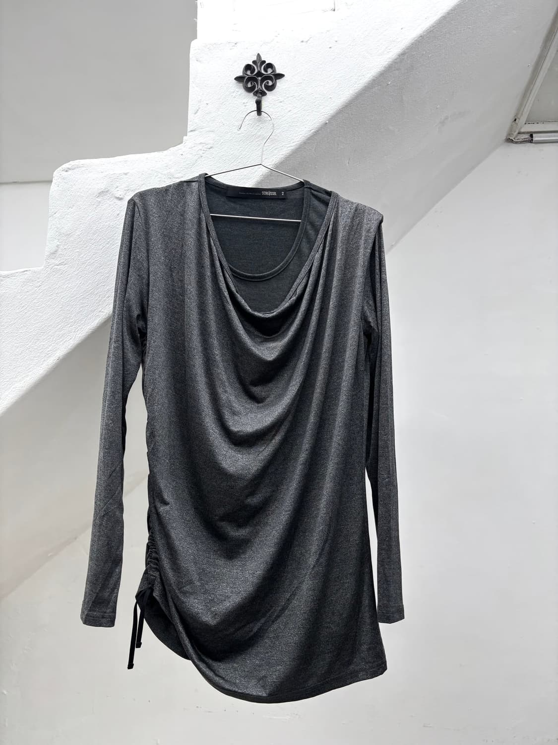 Schlussel drape unbalanced layered cut s 상품이미지6