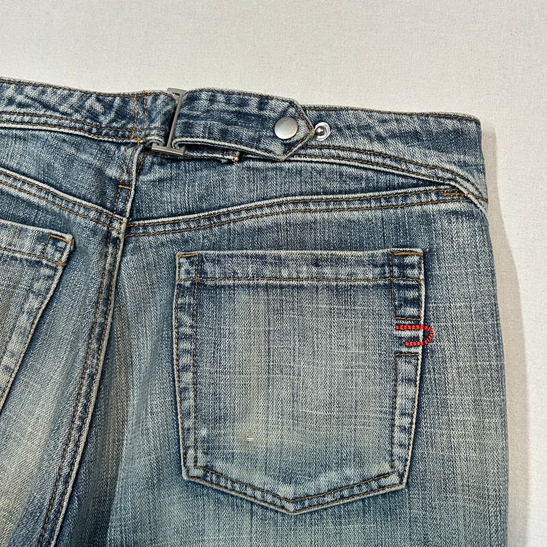 32inch) 디젤 Diesel 신치백 버튼플라이 부츠컷 데님 팬츠 상품이미지3