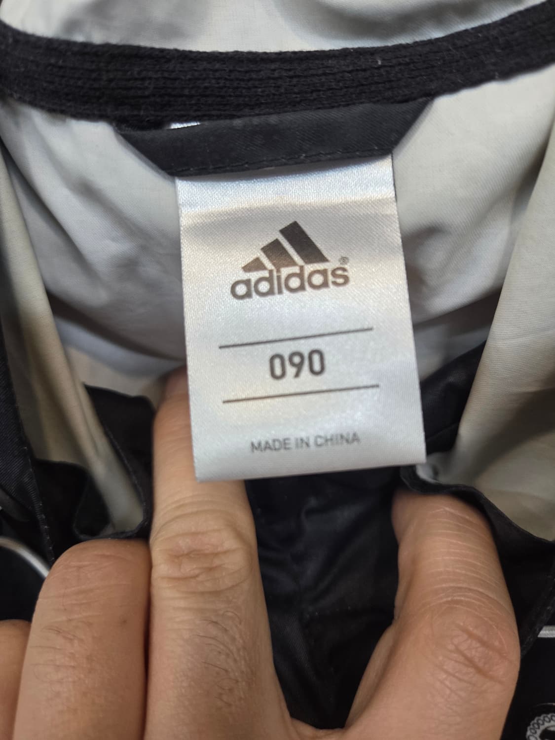 아디다스 레알마드리드 바람막이 후드자켓 90 상품이미지3