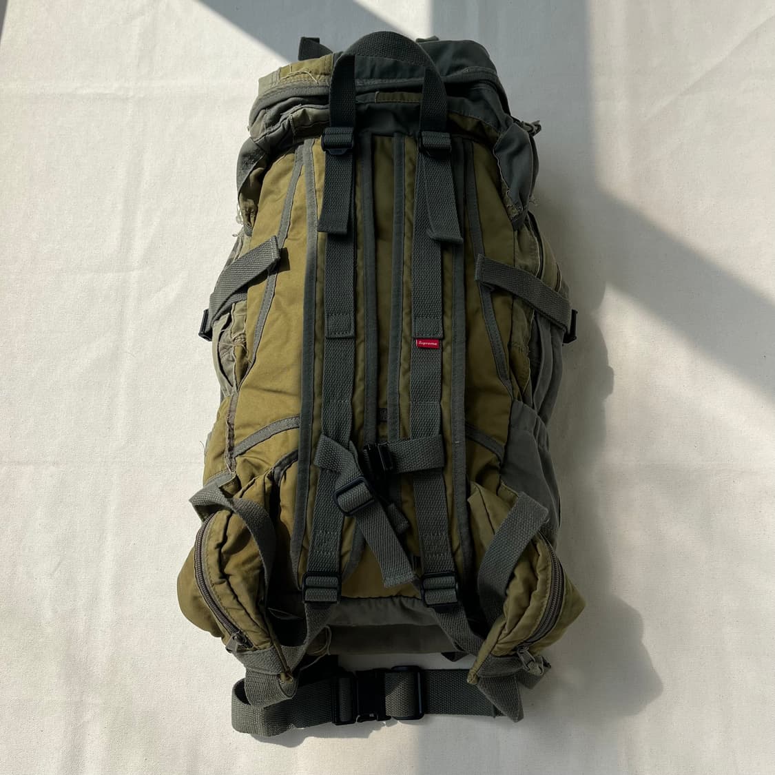 준야와타나베 맨 x 슈프림 패치워크 밀리터리 백팩 상품이미지7