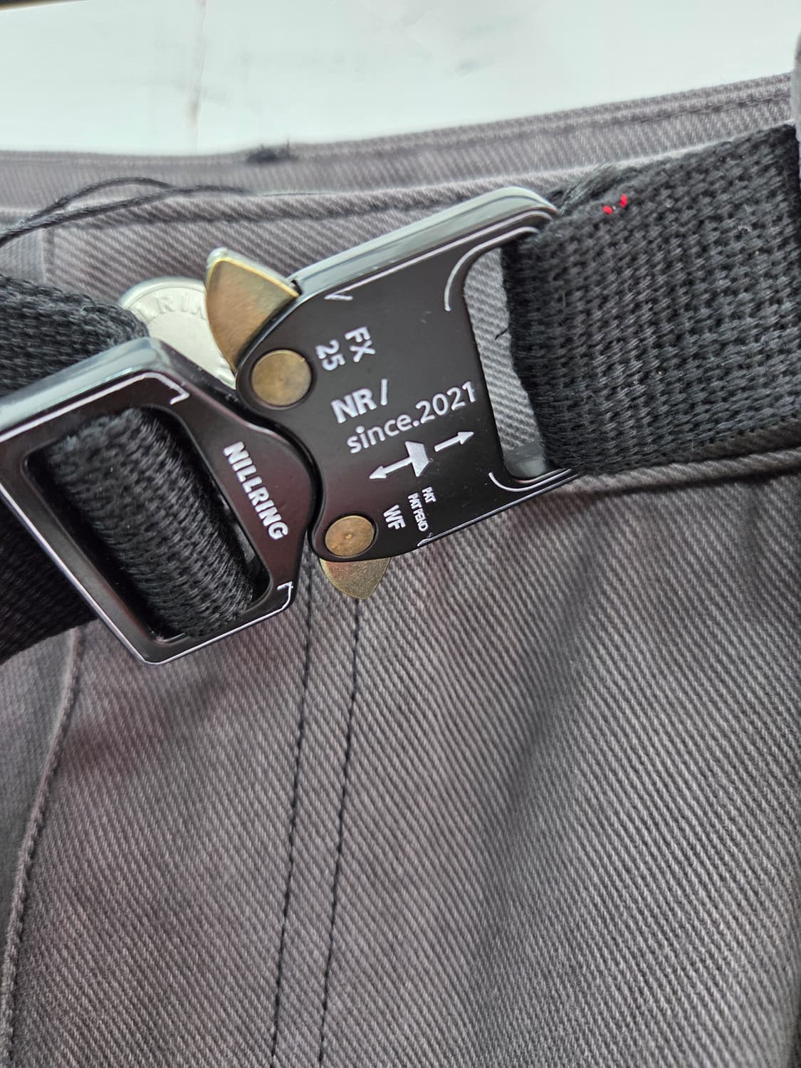 S [새상품]닐링 버클 포인트 데님 팬츠 상품이미지6