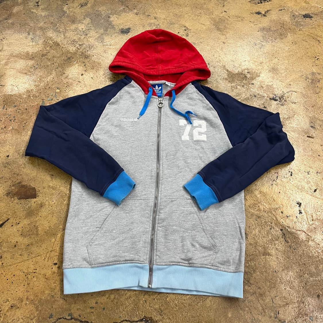 아디다스 그레이 레드 배색 후드집업 95 상품이미지2