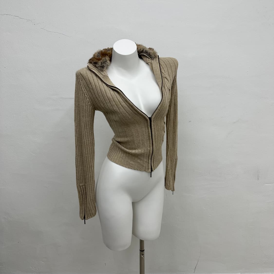 beige rabbit fur knit zip 상품이미지1