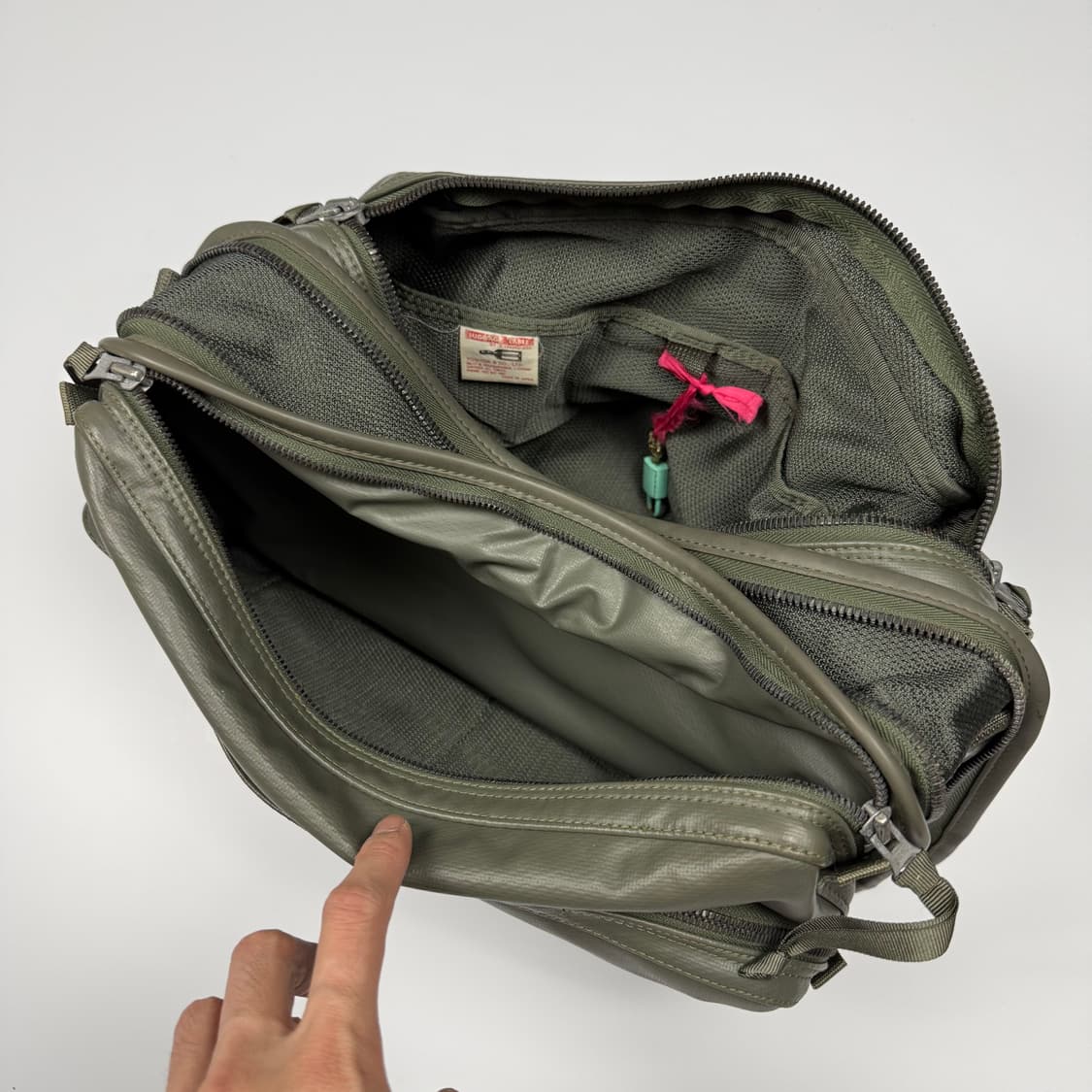 요시다포터 러기지라벨 뉴라이너 숄더백 올리브 상품이미지7