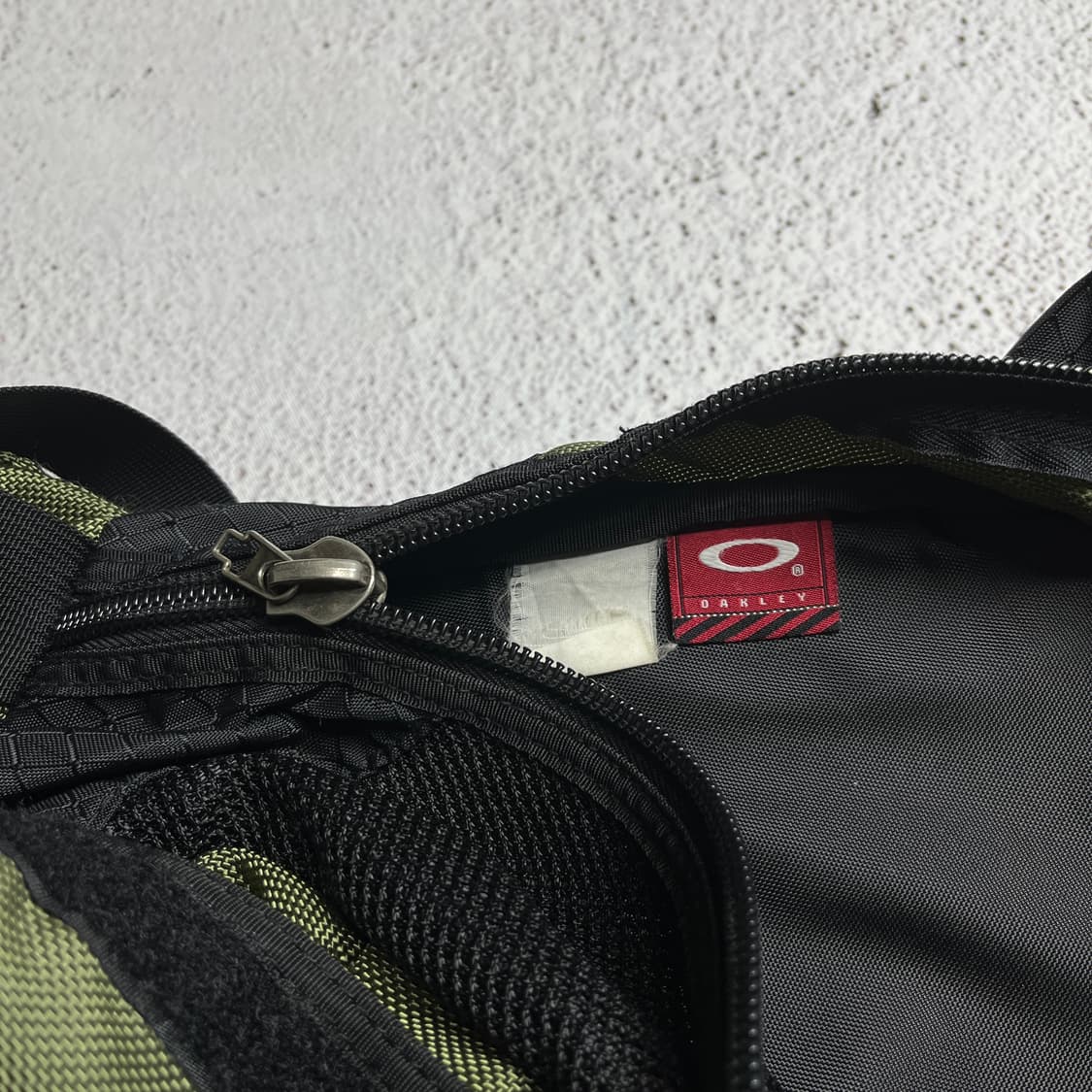 Vintage 00s Oakley Icon Backpack 2.0 상품이미지5