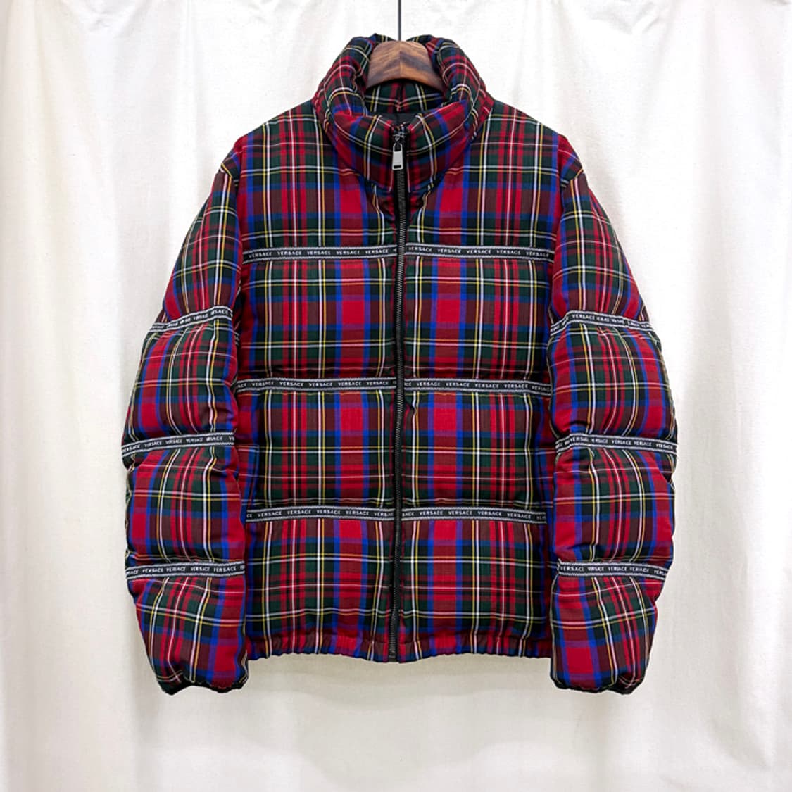 베르사체 체크 푸퍼 구스다운 자켓 상품이미지1