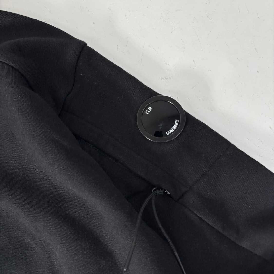 C.P company 씨피컴퍼니 벨크로 스트랩 맨투맨 상품이미지4