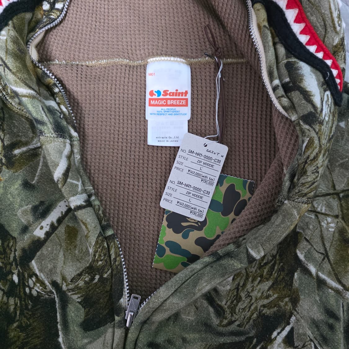 [L] 세인트미카엘 x 베이프 리얼트리 카모 샤크 후드집업 상품이미지7