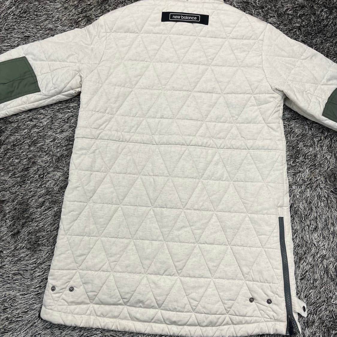 뉴발란스 여성 경량패딩 자켓 90(M) 상품이미지4