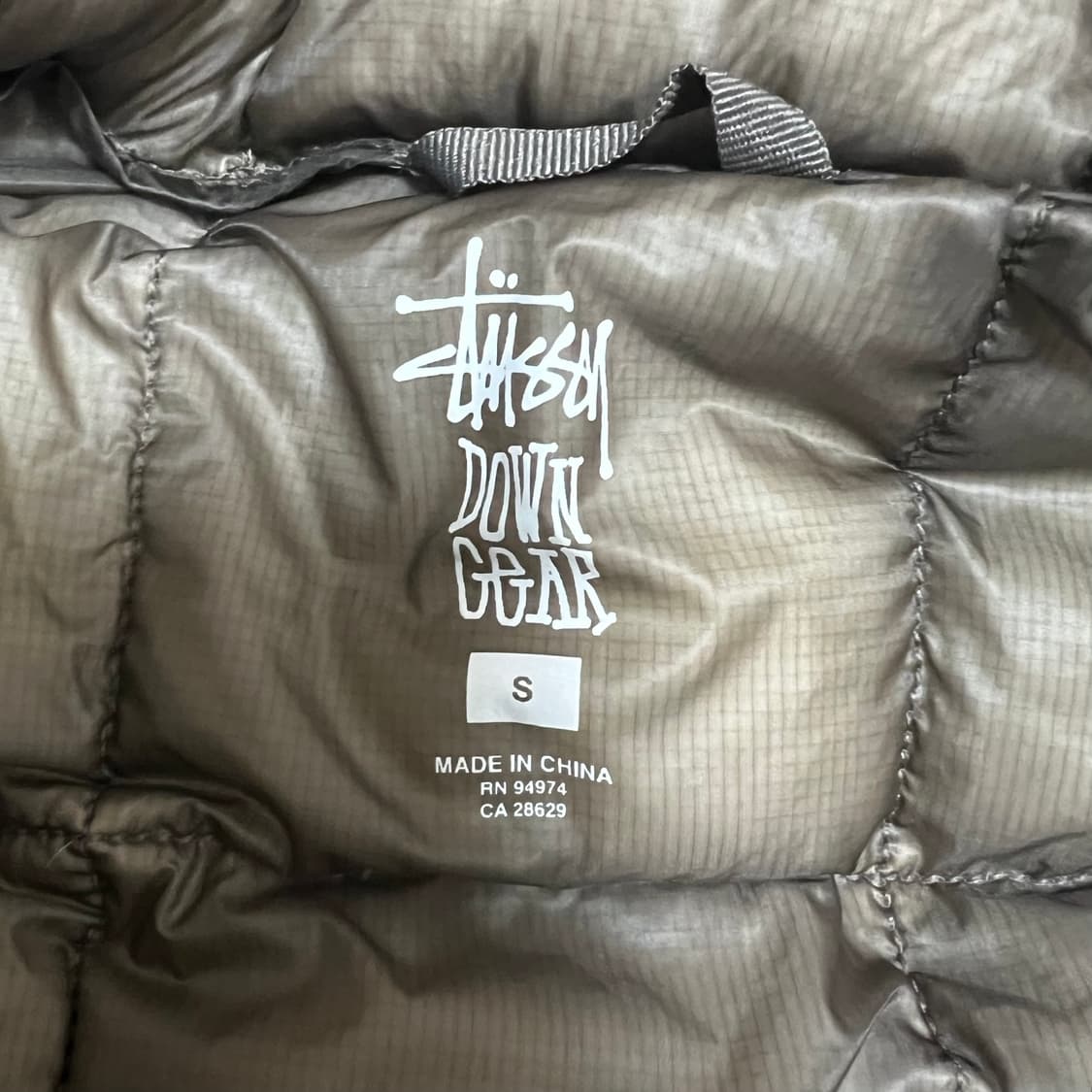 스투시 미드웨이트 푸퍼 토프 S 상품이미지5