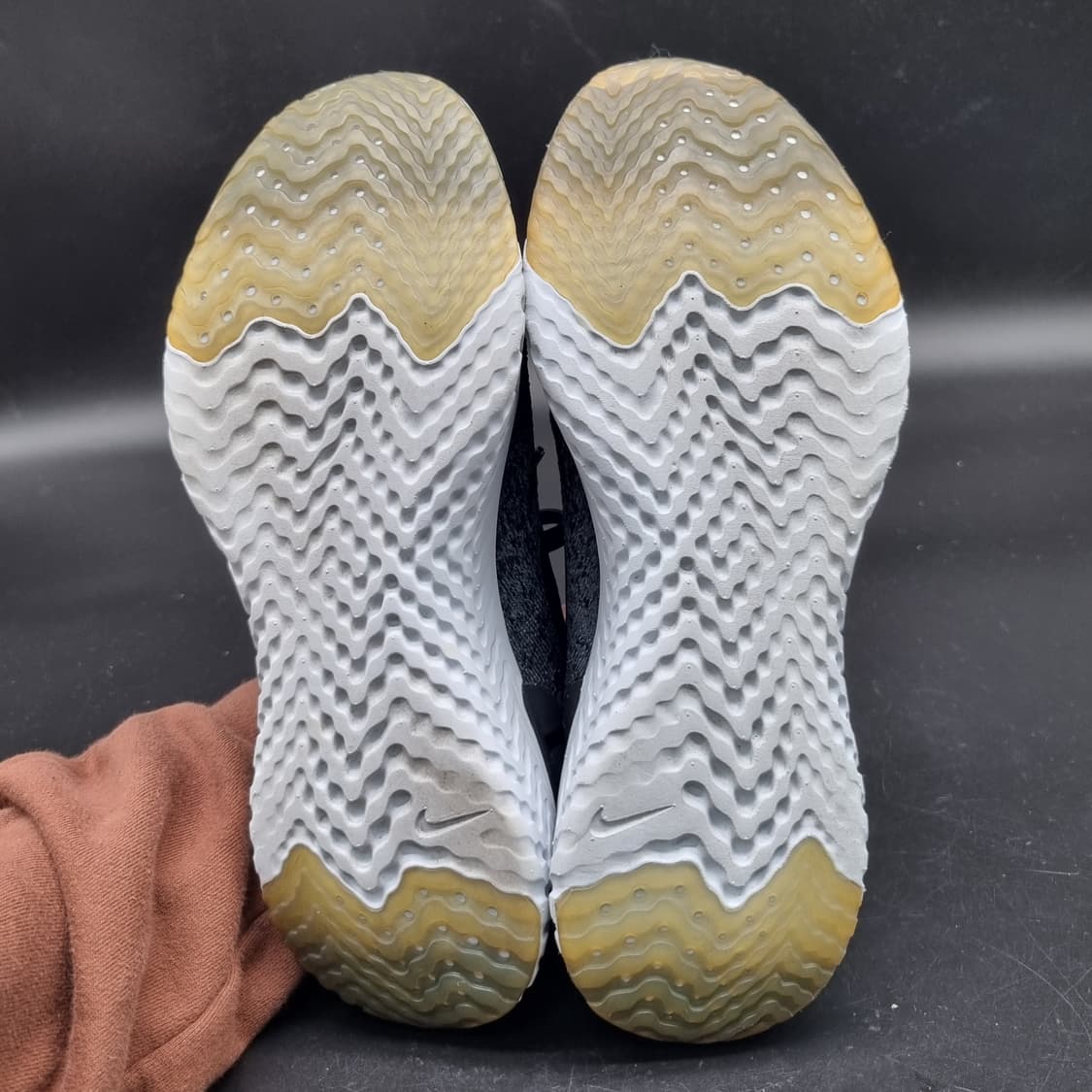 나이키 에픽 플라이니트 런닝화250 상품이미지3