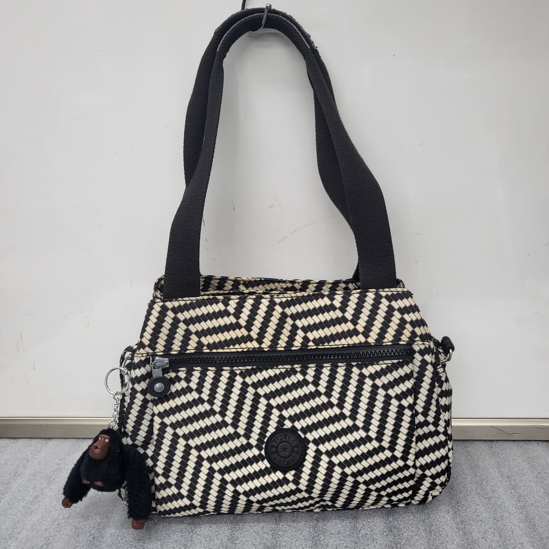 키플링 정품 숄더백 블랙 20x30x12cm 상품이미지1