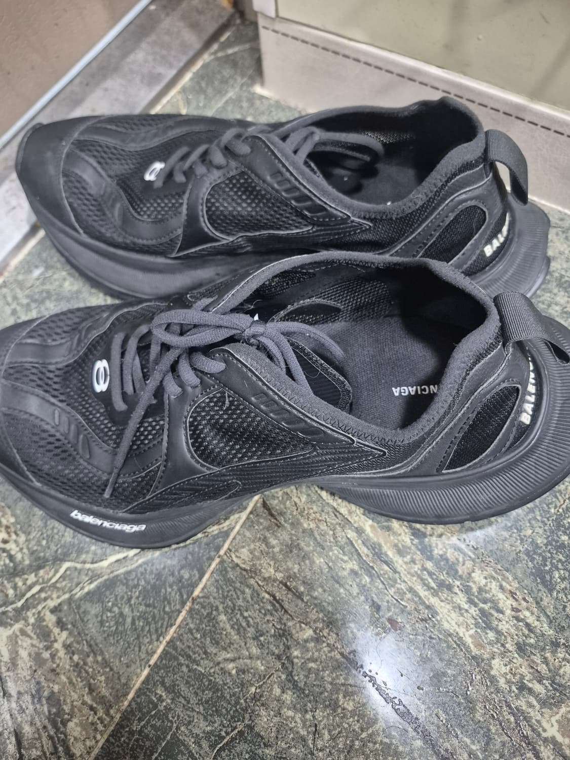 발렌시아가 서킷 42사이즈(270) 상품이미지3