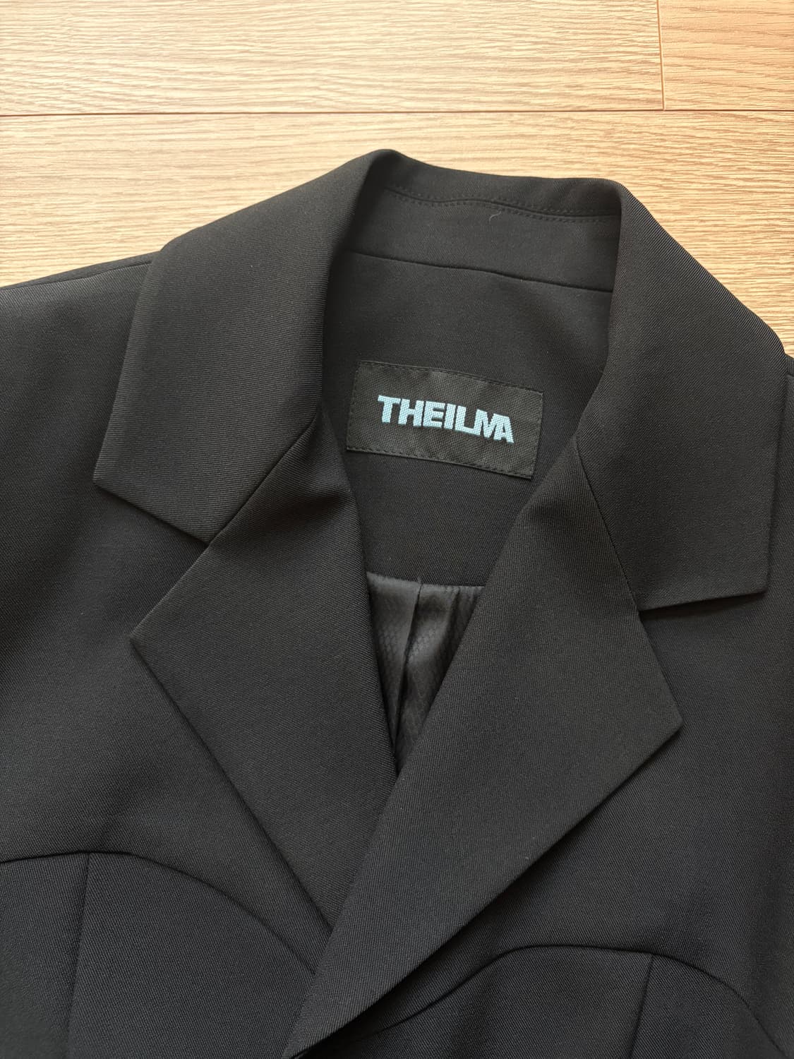 더일마 블랙 크롭 블레이저  상품이미지3