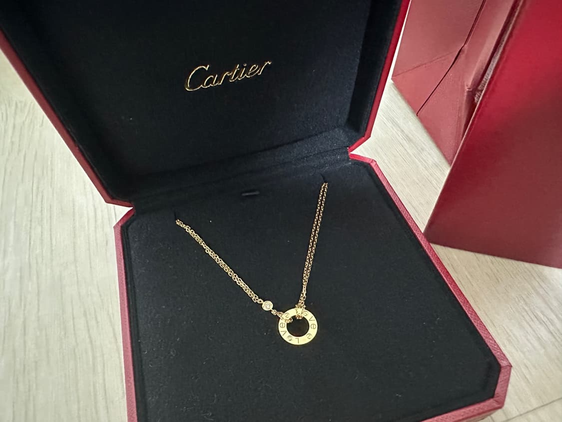 까르띠에 러브 펜던트 다이아 목걸이 팝니다. 상품이미지1