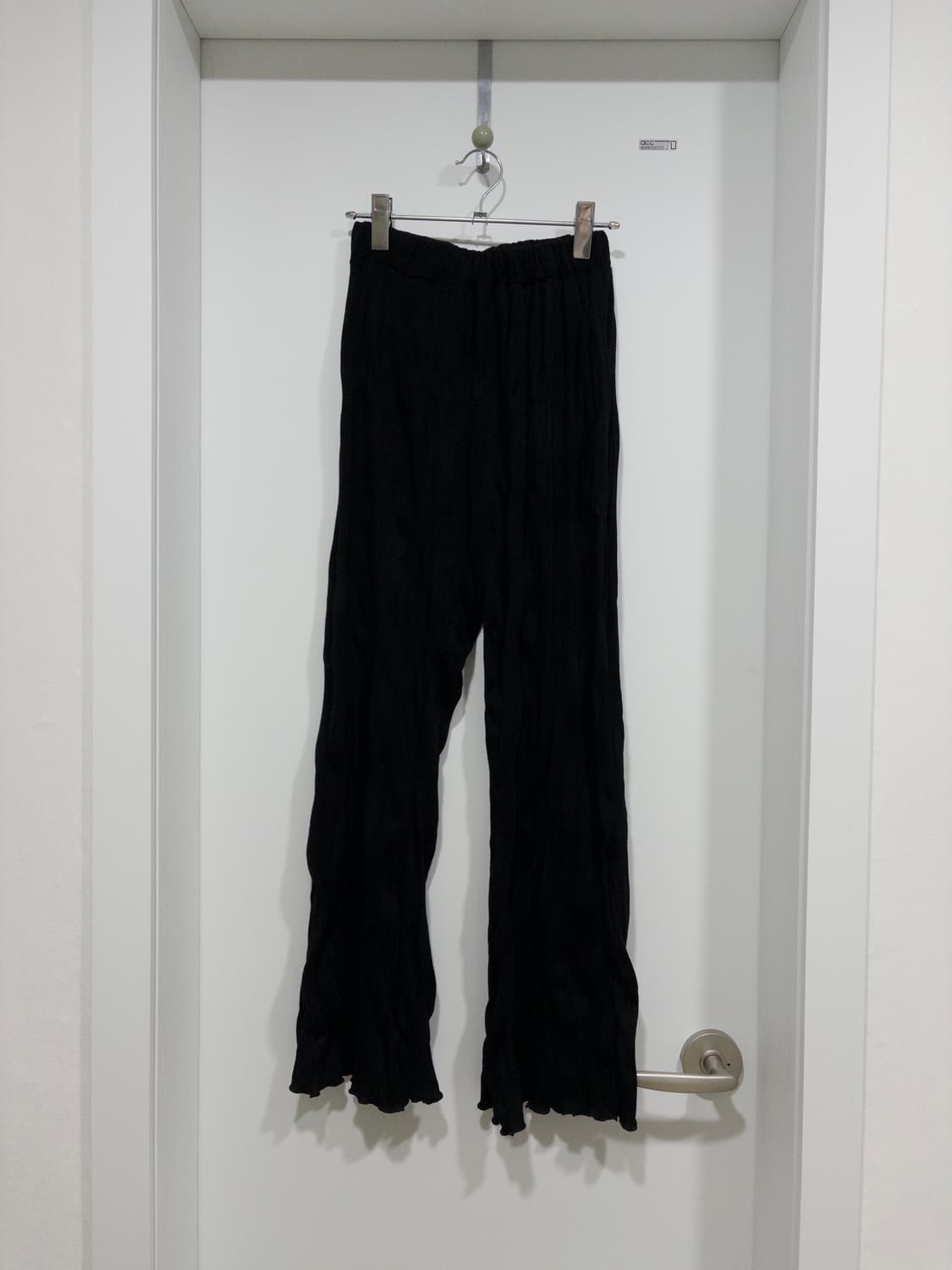 에프터먼데이 크리즈 세미 부츠컷 팬츠 / 블랙 상품이미지2