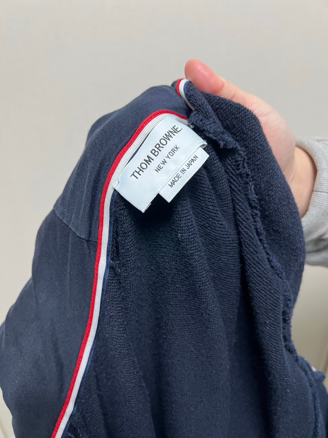 톰브라운 사선 후드집업 상품이미지2