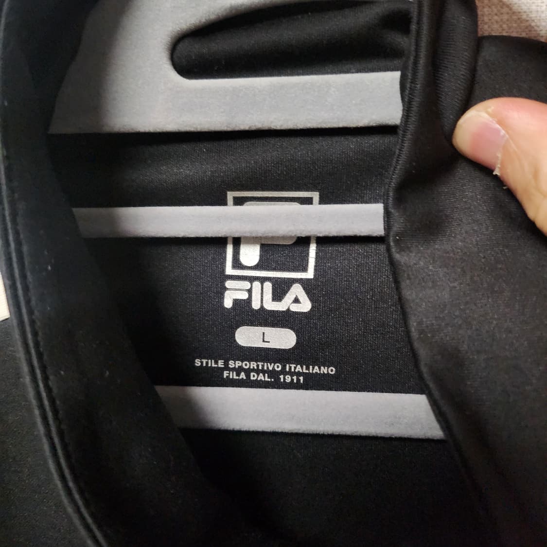 [100] FILA 휠라 블랙 트랙 자켓 상품이미지3
