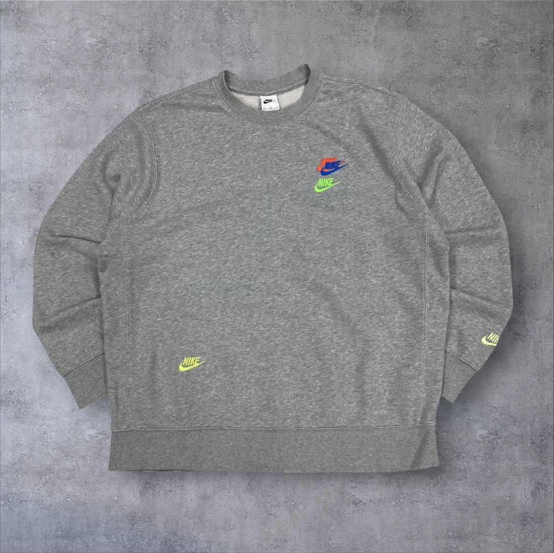 나이키 그레이 컬러 멀티 로고 맨투맨 상품이미지1