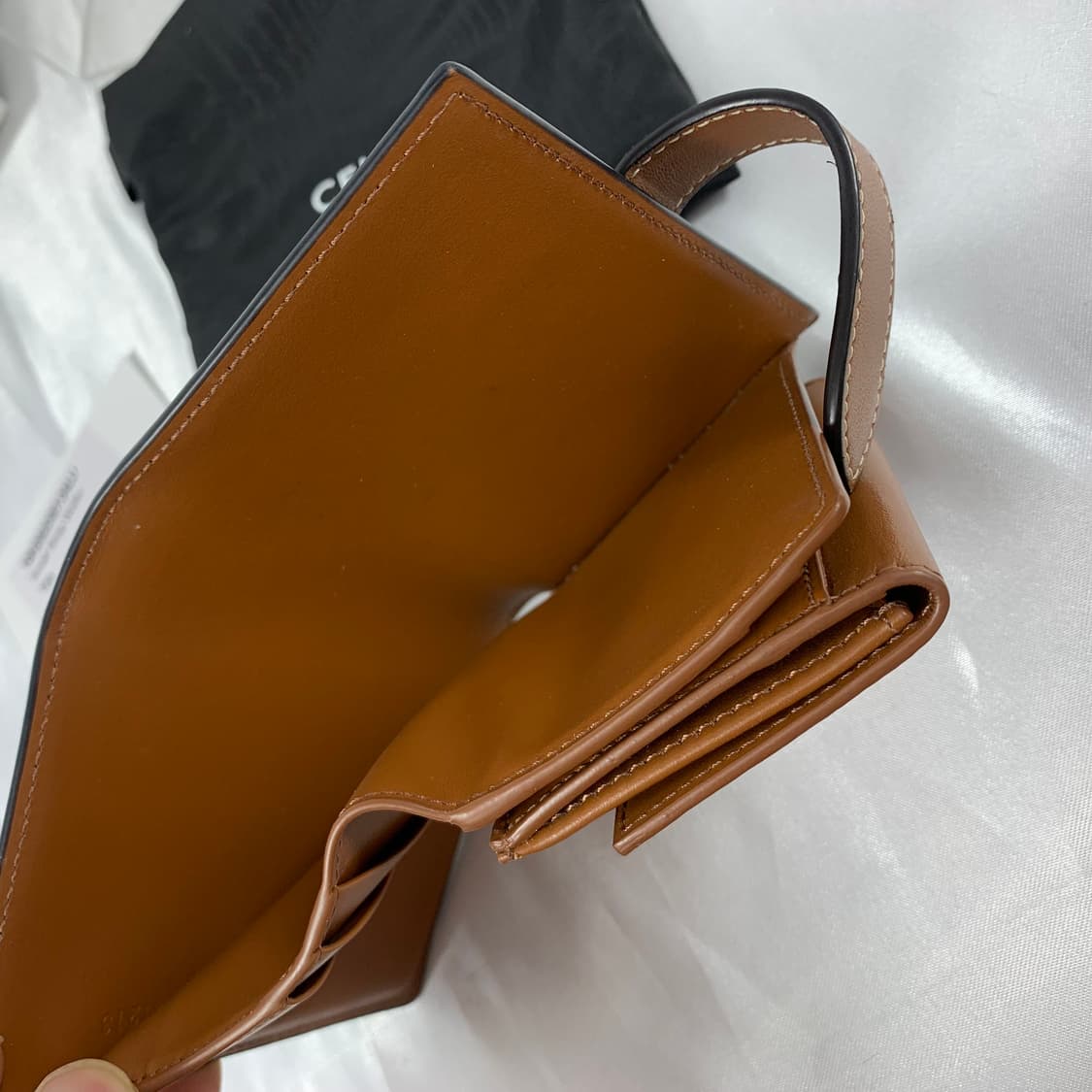 (SS급정품)셀린느 트리옹프 캔버스 스트랩 반지갑 중지갑 월렛 상품이미지8