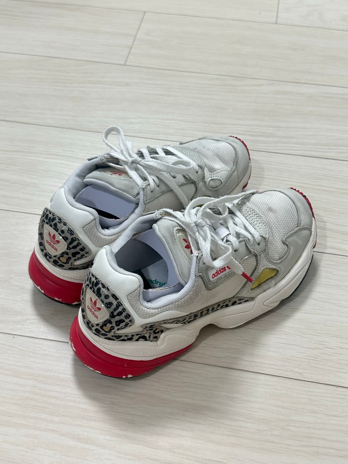 아디다스 팔콘 우먼 레오파드 상품이미지1