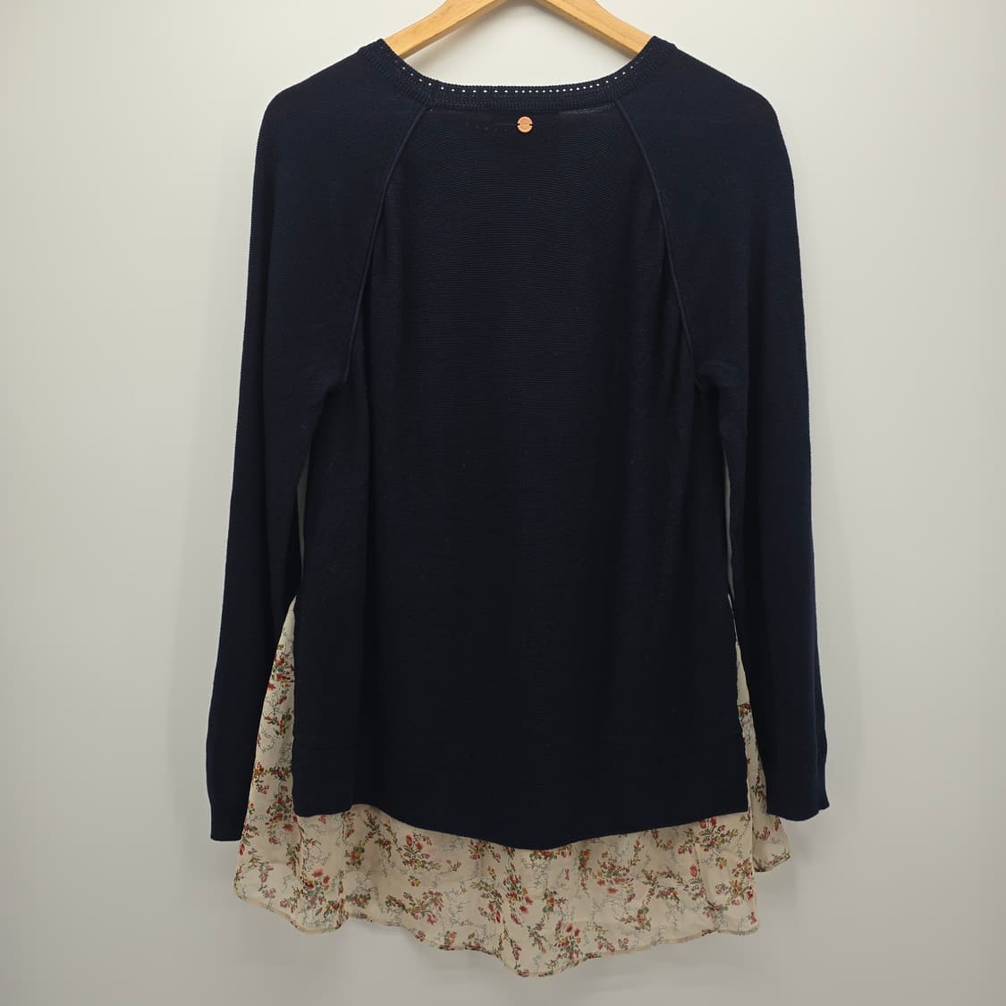 써스데이아일랜드 네이비 꽃무늬 레이어드 니트 상품이미지7