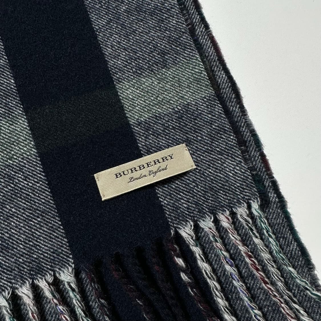 버버리 플레이드 체크 스트라이프 울 머플러 목도리 상품이미지5