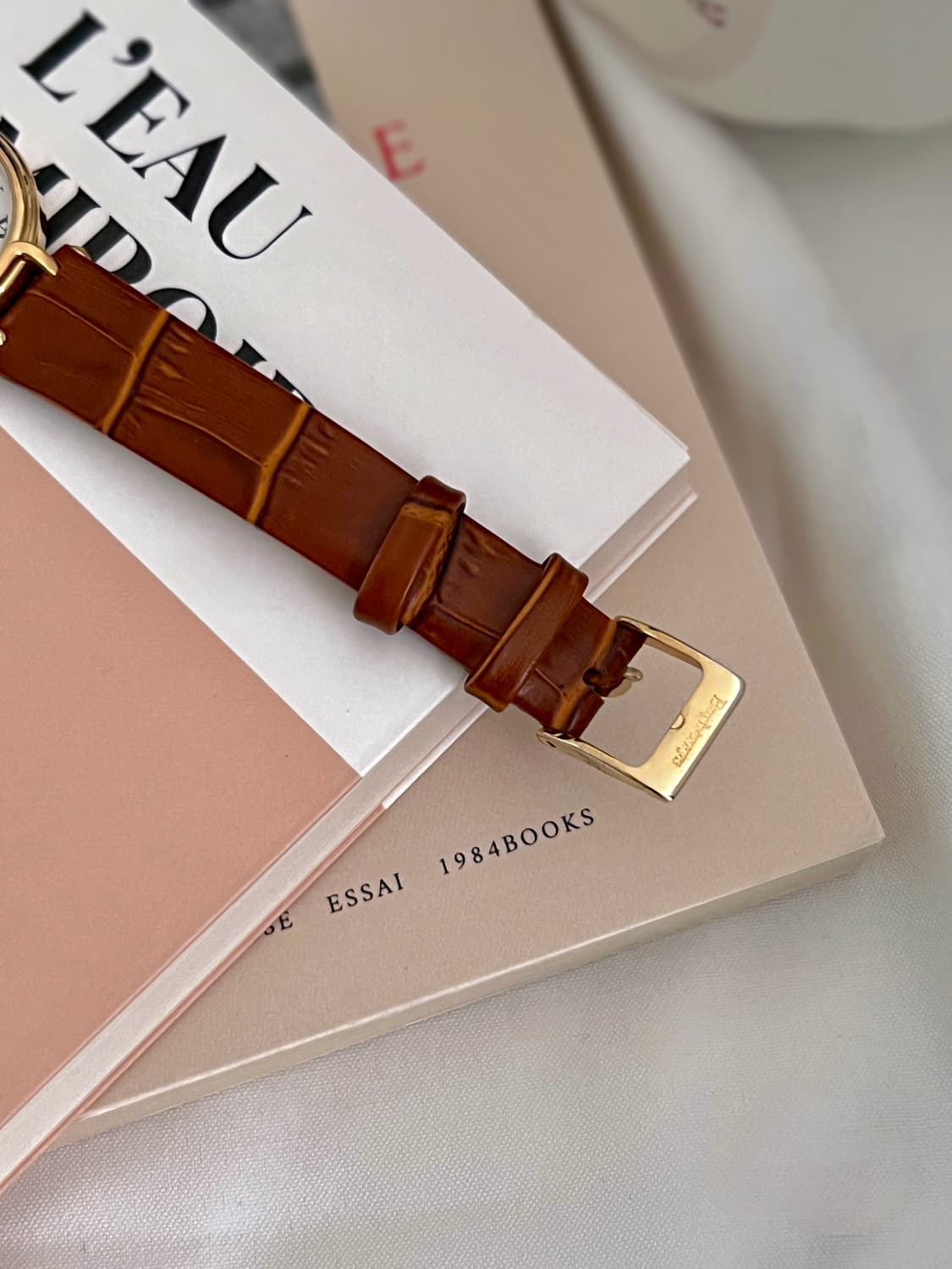 버버리 골드 라운드 여성시계 상품이미지4