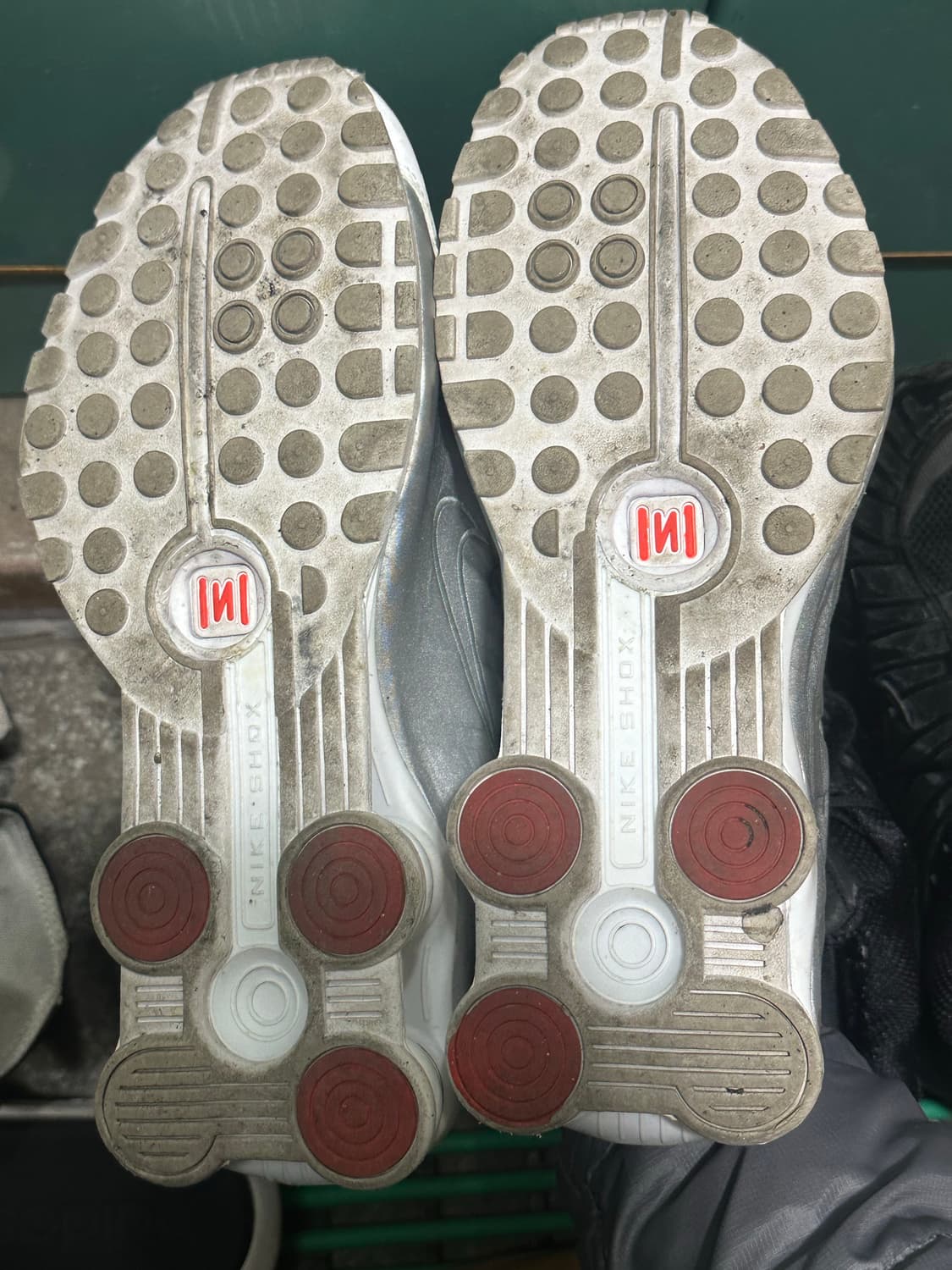 나이키 샥스 R4 화이트 290 상품이미지4