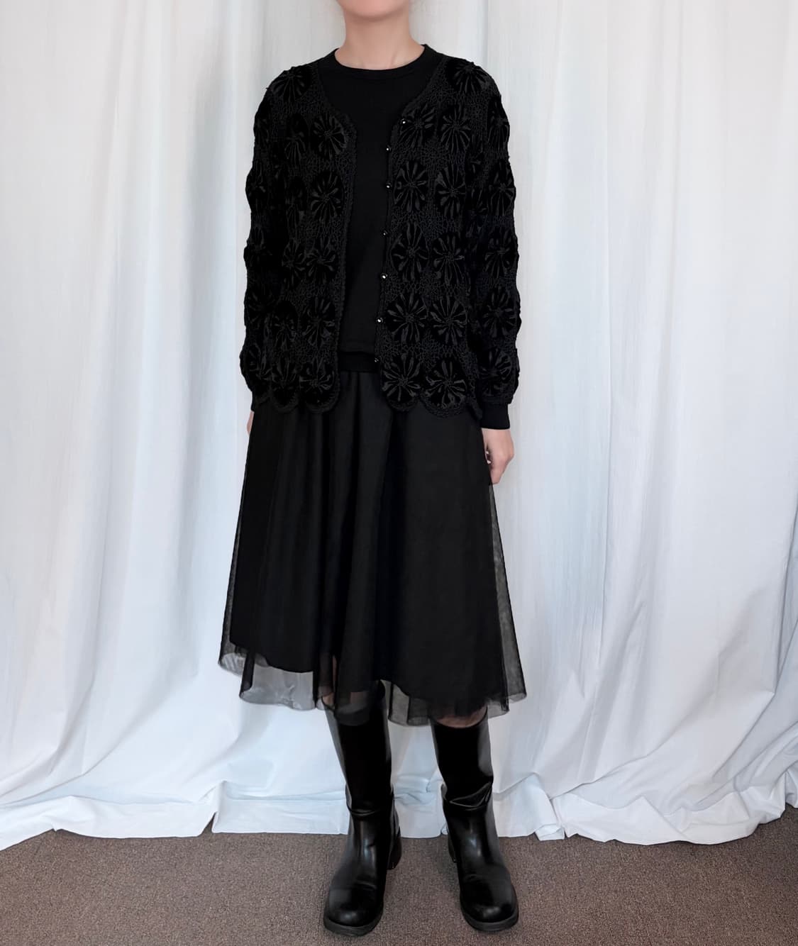 Velvet Flower Punching Cardigan - Black 상품이미지3