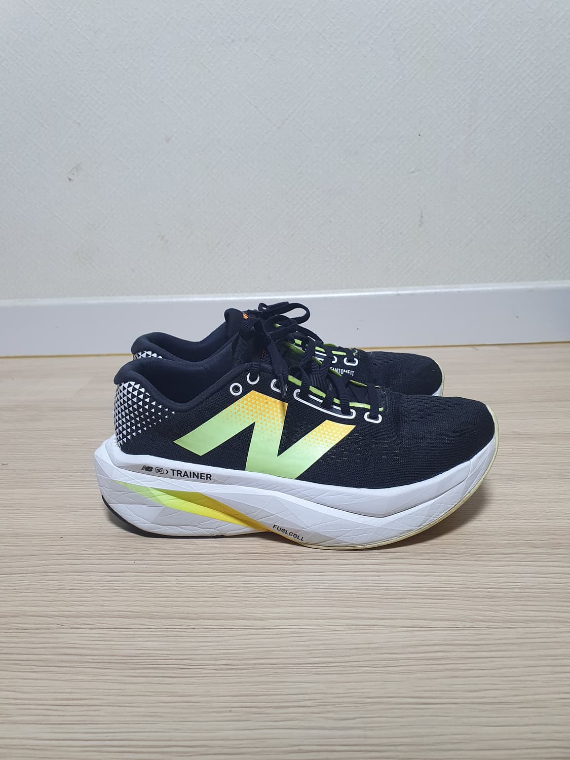 뉴발란스 SC 트레이너 v3 러닝화 260 상품이미지1